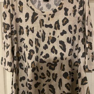 Womens 3/4 sleeve leopard top